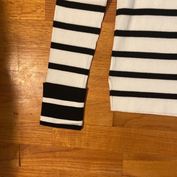 Women’s Theory long sleeved top. Black/white. Size P - Picture 3 of 7